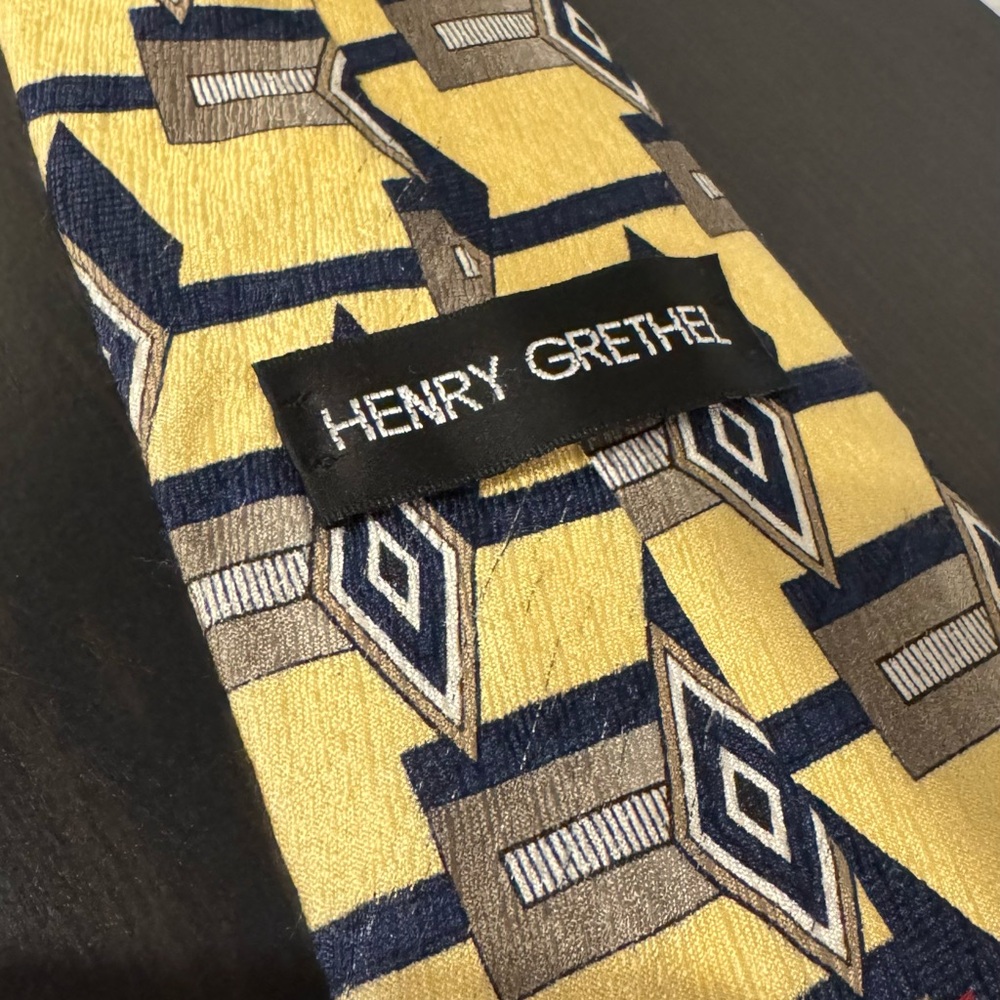 Geometric Patterned Yellow Tie - Picture 3 of 6
